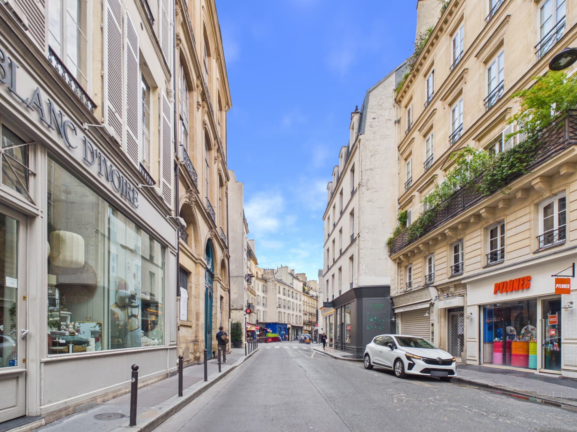 Commerces de la rue du Bac, 7ᵉ arrondissement de Paris